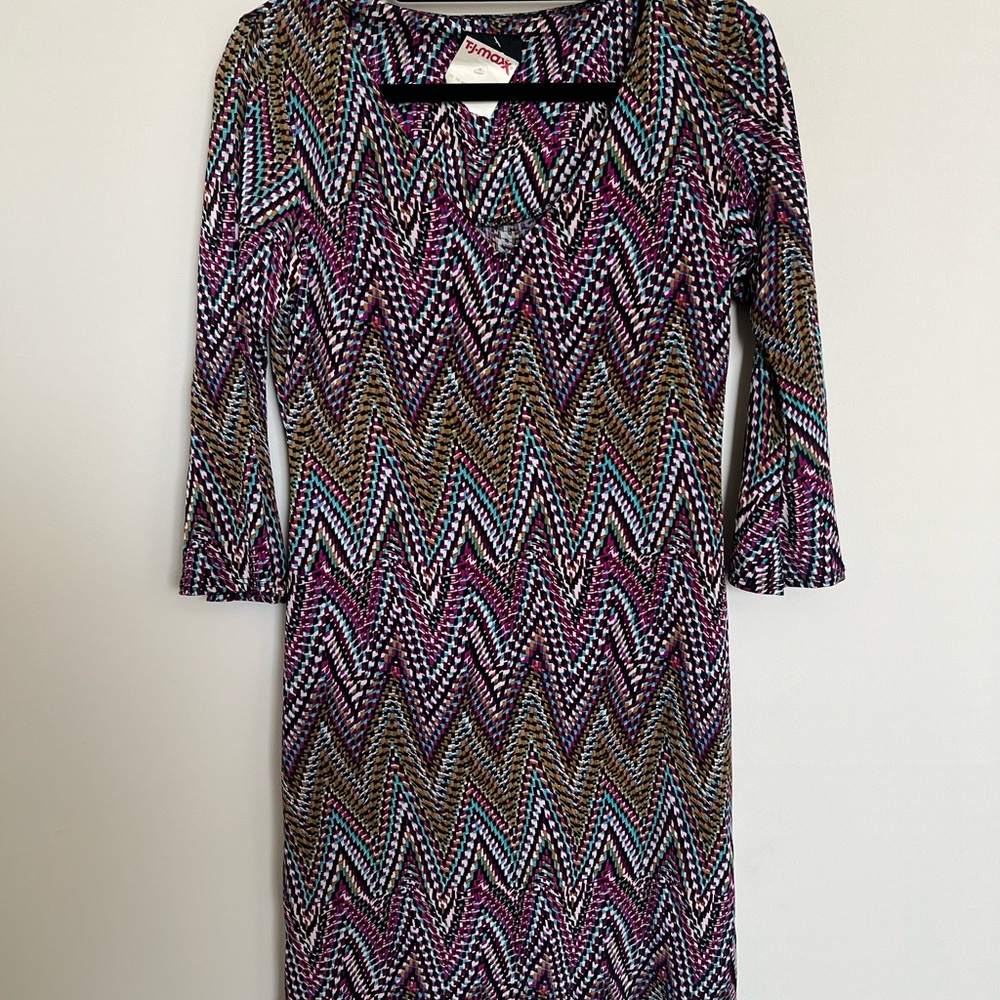 Snap Multicolor Chevron‎ Print Stretch Dress Size L 3/4 Sleeve V Neck